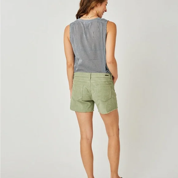 Carve Designs Oahu Shorts 4" Size 8 - Picture 5 of 8